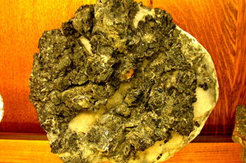 Roca de siderita, provicina de Huesca Foto roca de siderita, provicina de Huesca